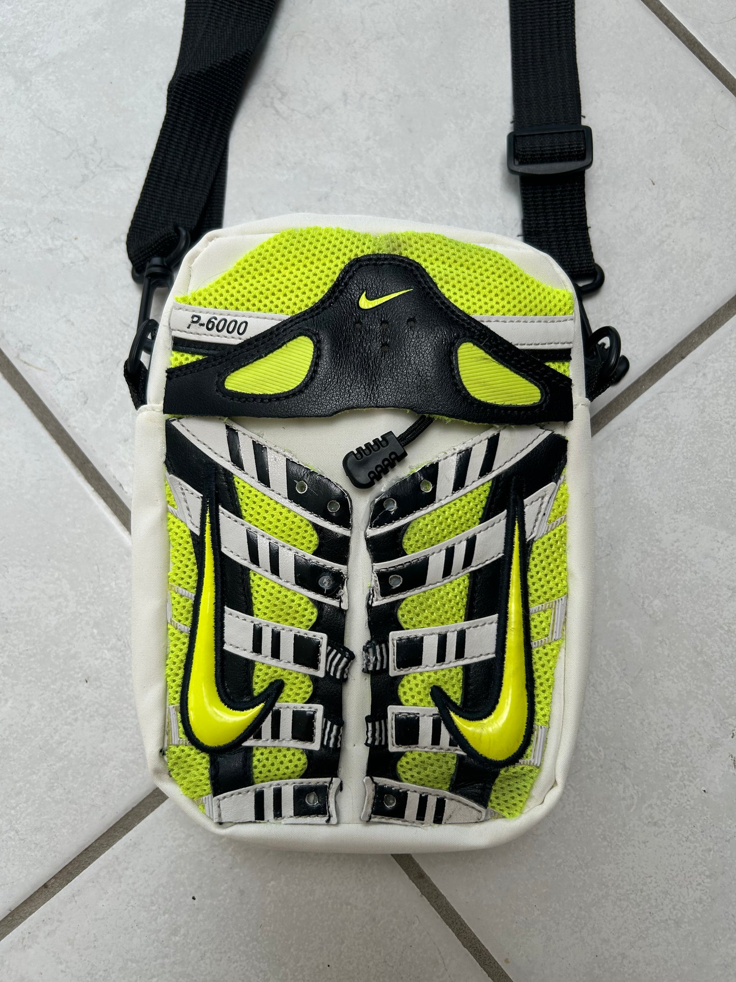 UPCYCLED SHOE BAG