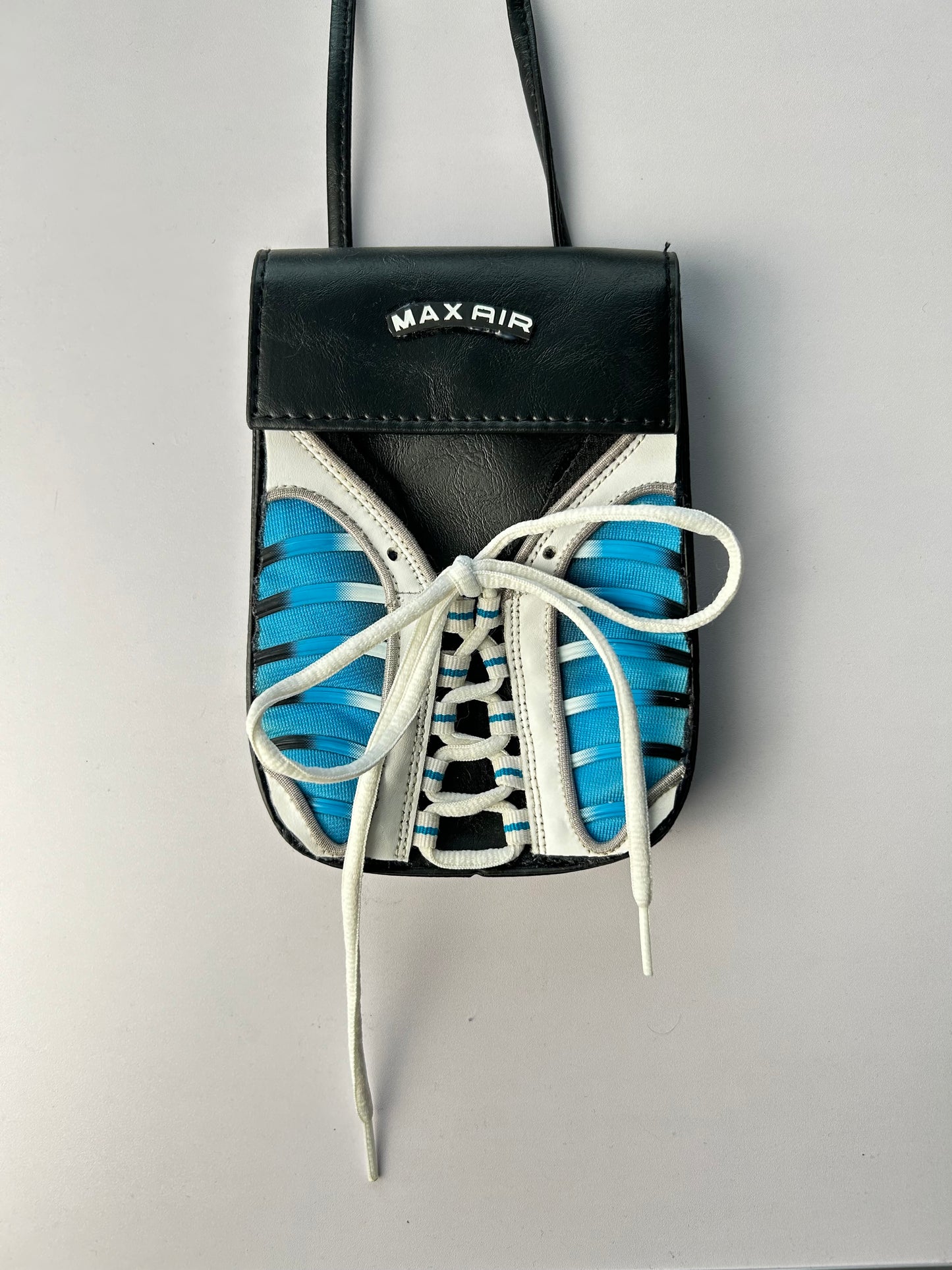 UPCYCLED SHOE BAG